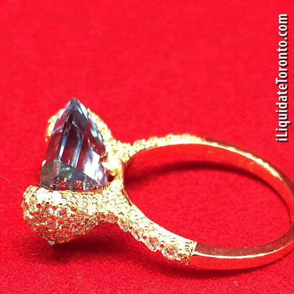 NEVER WORN Stunning 18KT YG Sky Blue Topaz & Diamond Ring. - Picture 2 of 12